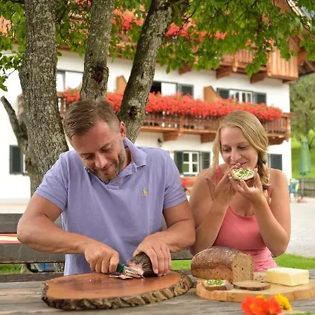 Reiterhof Suassbauer Фермерский дом *
